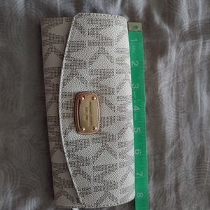 MK wallet
